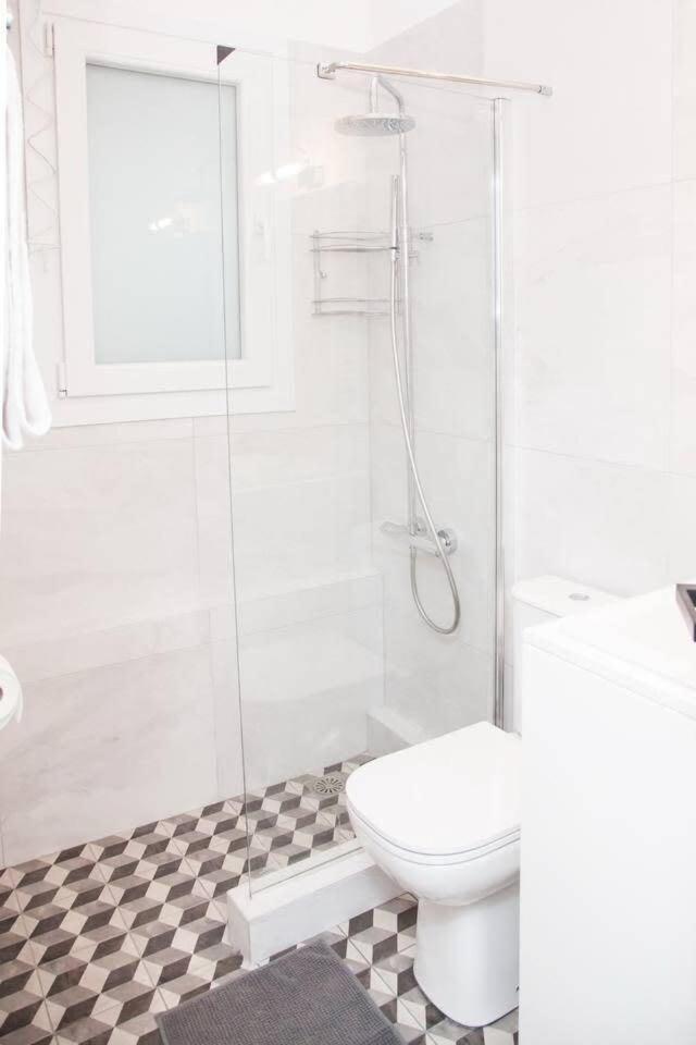 Fully Renovated, Modern Beauty In Central Athens! Exterior photo