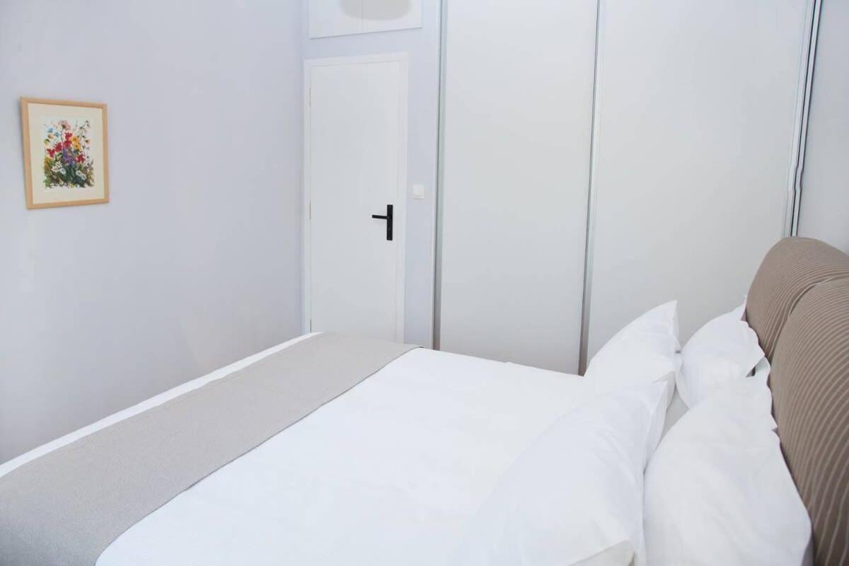 Fully Renovated, Modern Beauty In Central Athens! Exterior photo